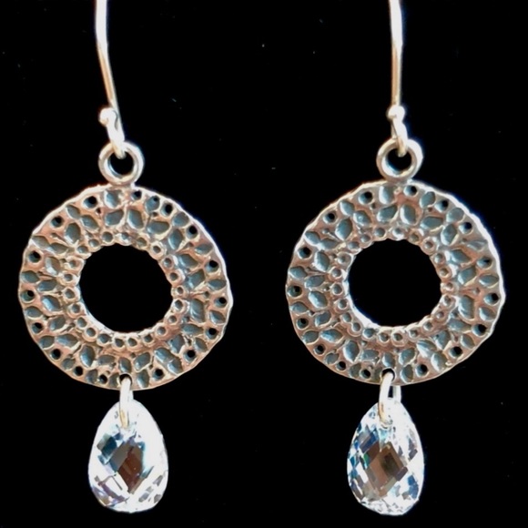 Silpada .925 Vintage Sterling Silver Hammered Circle Crystal Teardrop Earrings - Picture 7 of 7